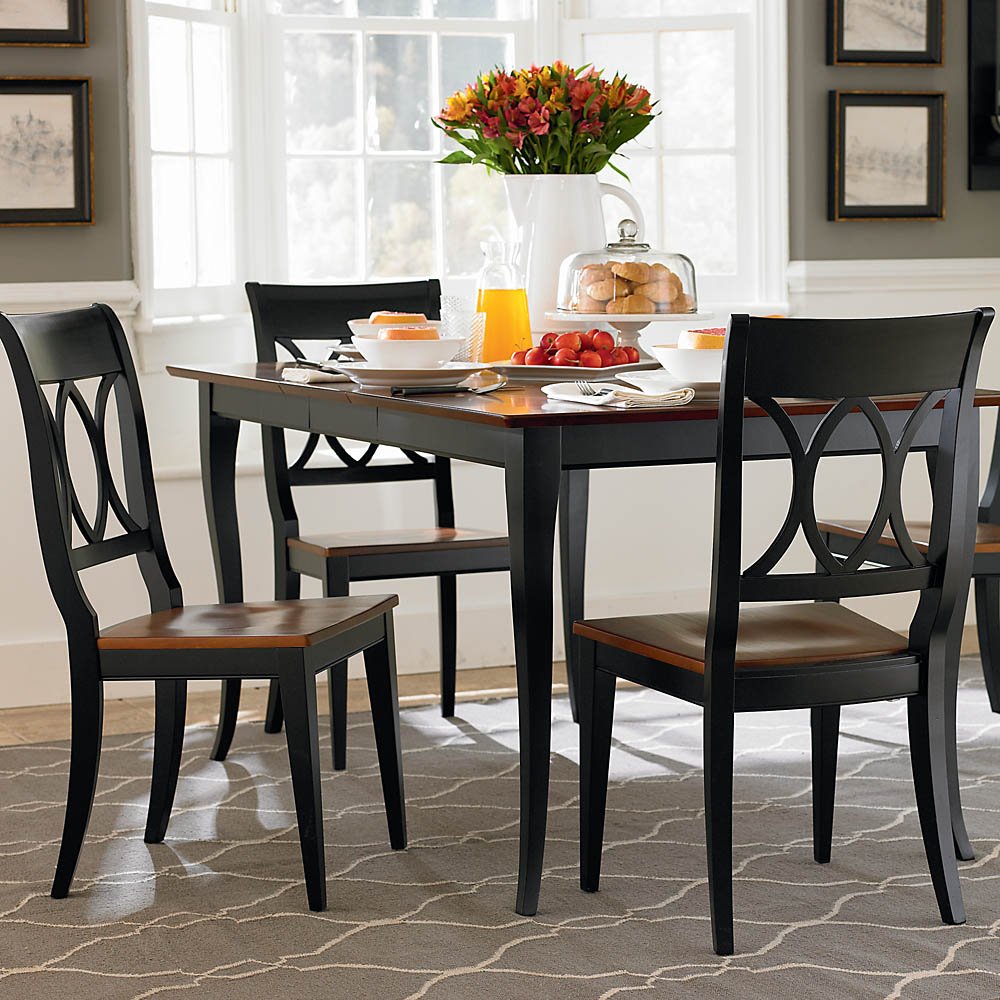 Покажи столы кухонные. Стол кухонный. Столы и стулья для кухни. Кухонный стол и стулья. Обеденный стол для кухни.
