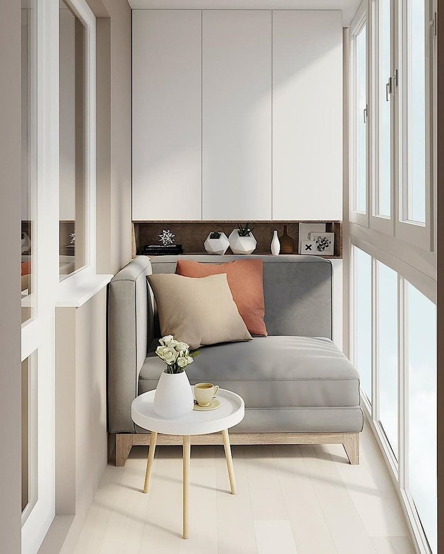 Комната на балконе с кроватью