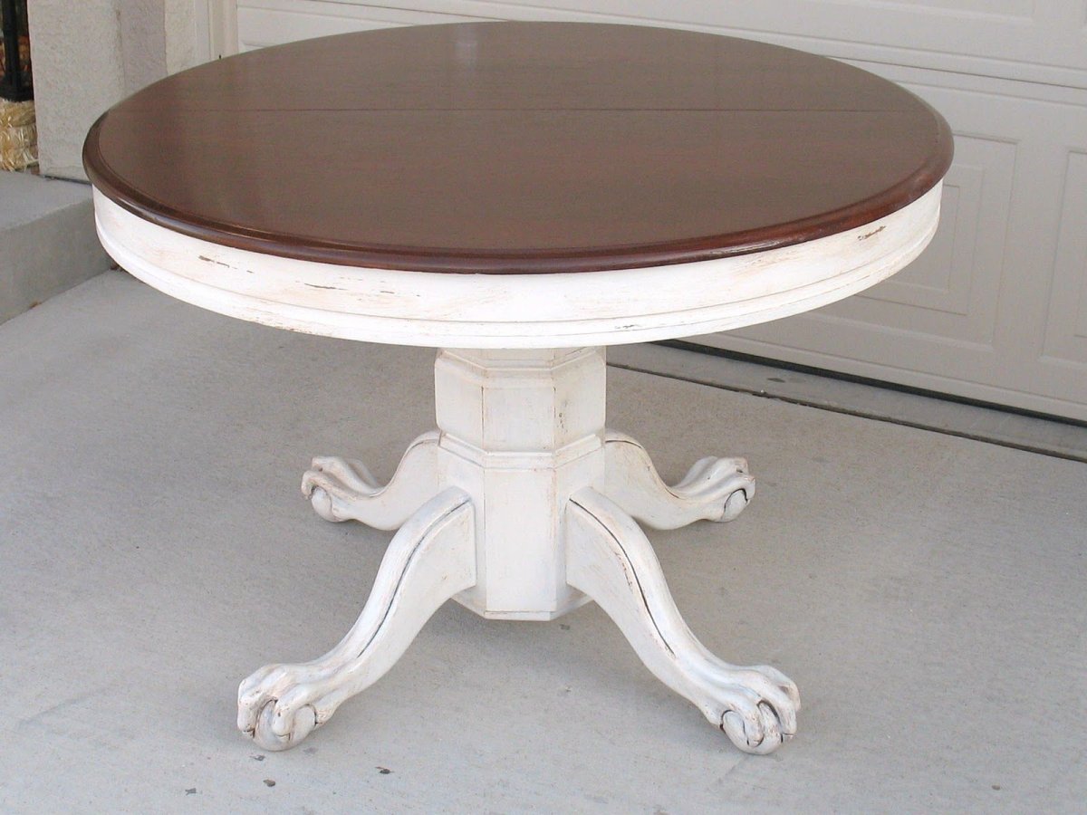 Покрасить круглый деревянный стол