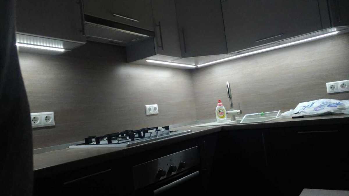 Подсветка столешницы на кухне