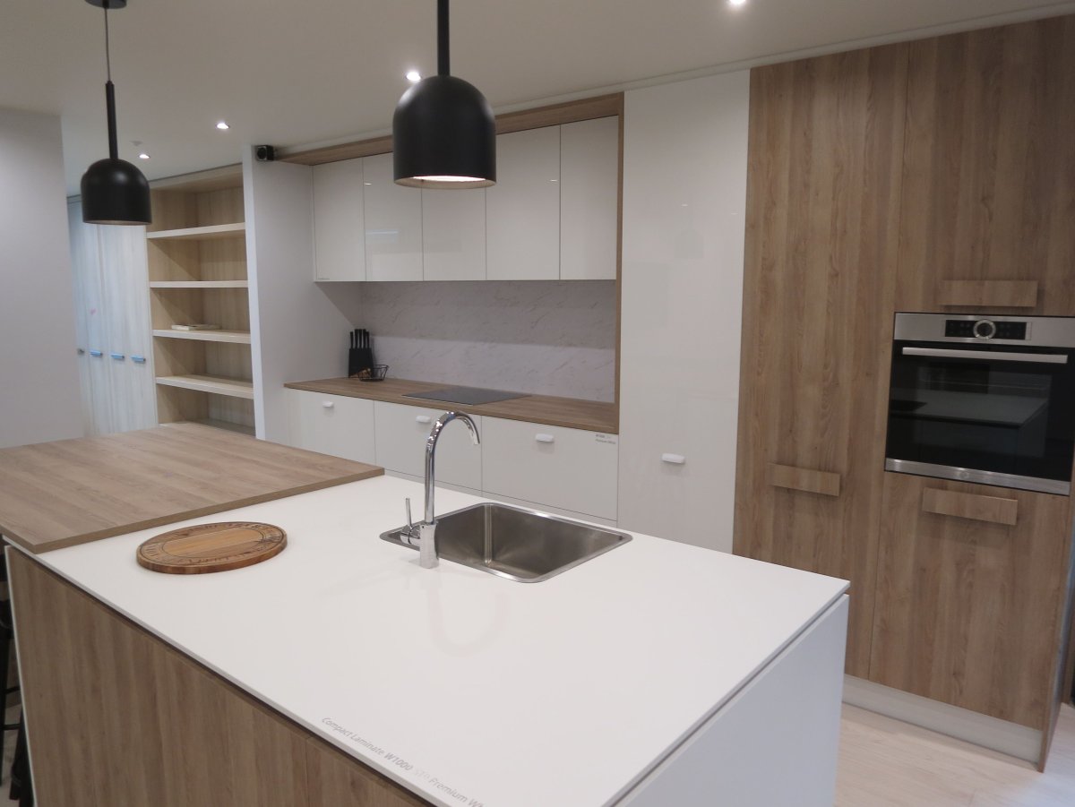 Дуб Гладстоун серо-бежевый Egger