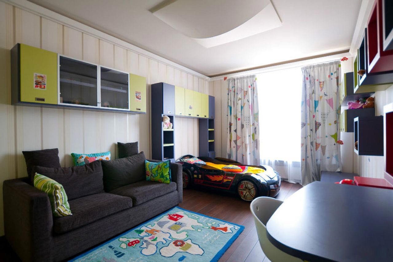 Детская комната для мальчика с диваном