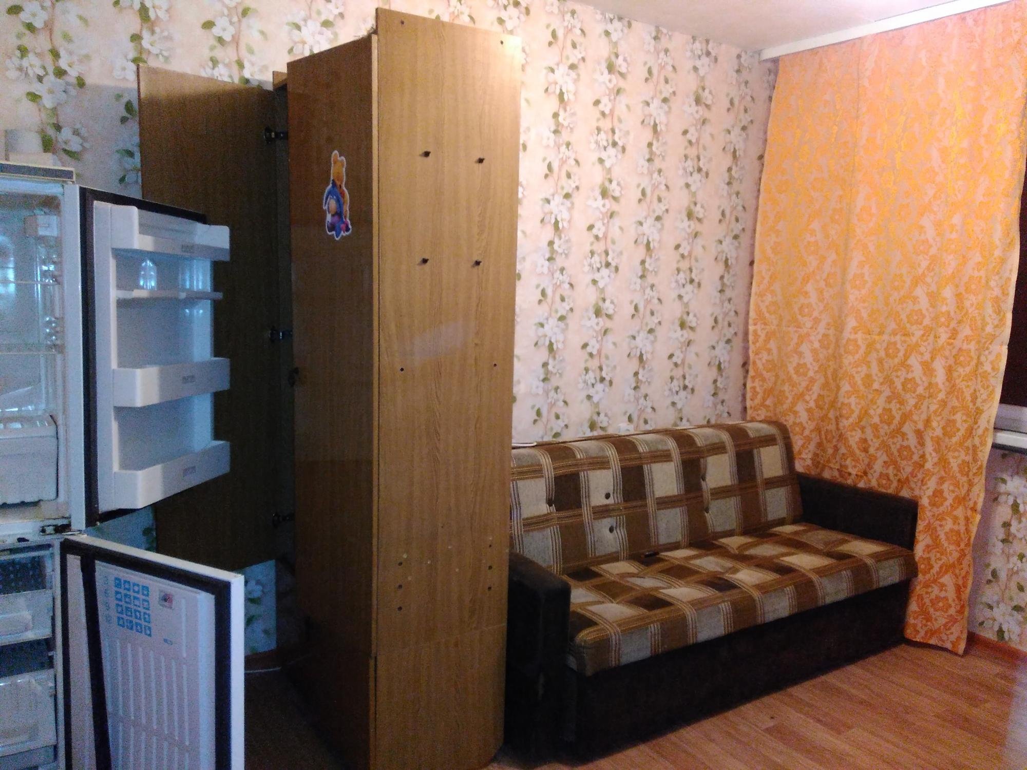 Комнаты в общежитии ульяновск. Комната в общежитии. Комната с удобствами в общежитии. Комната в общежитии без ремонта. Сдается комната в общежитии.