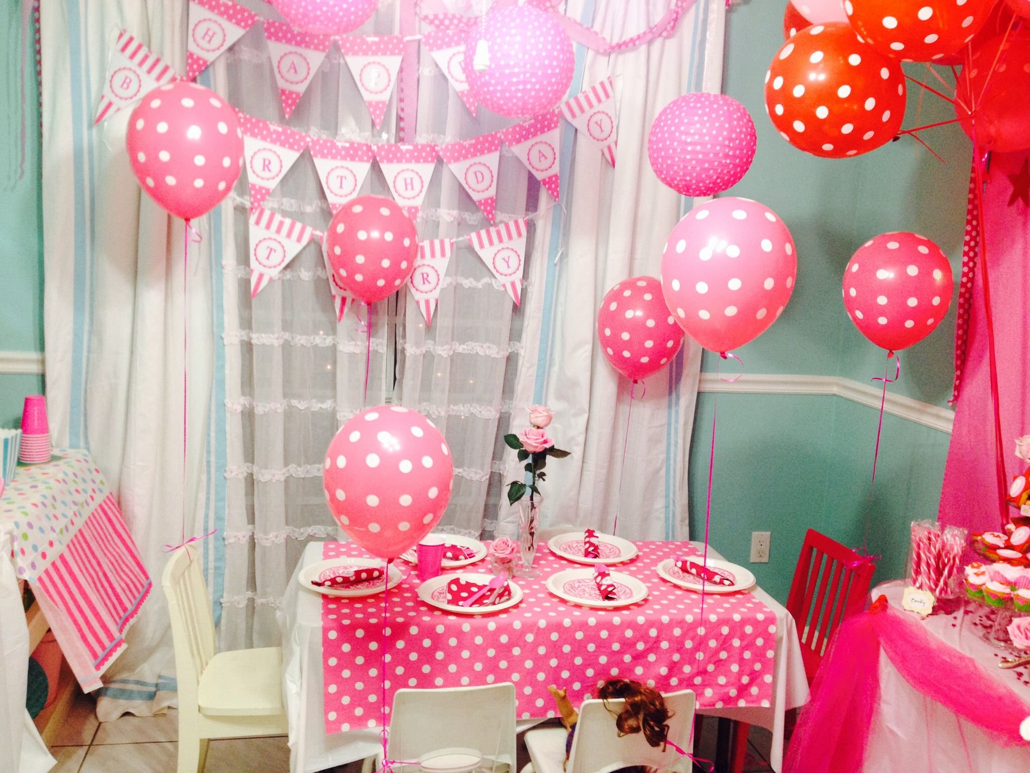 Украсить комнату на день рождения девочки