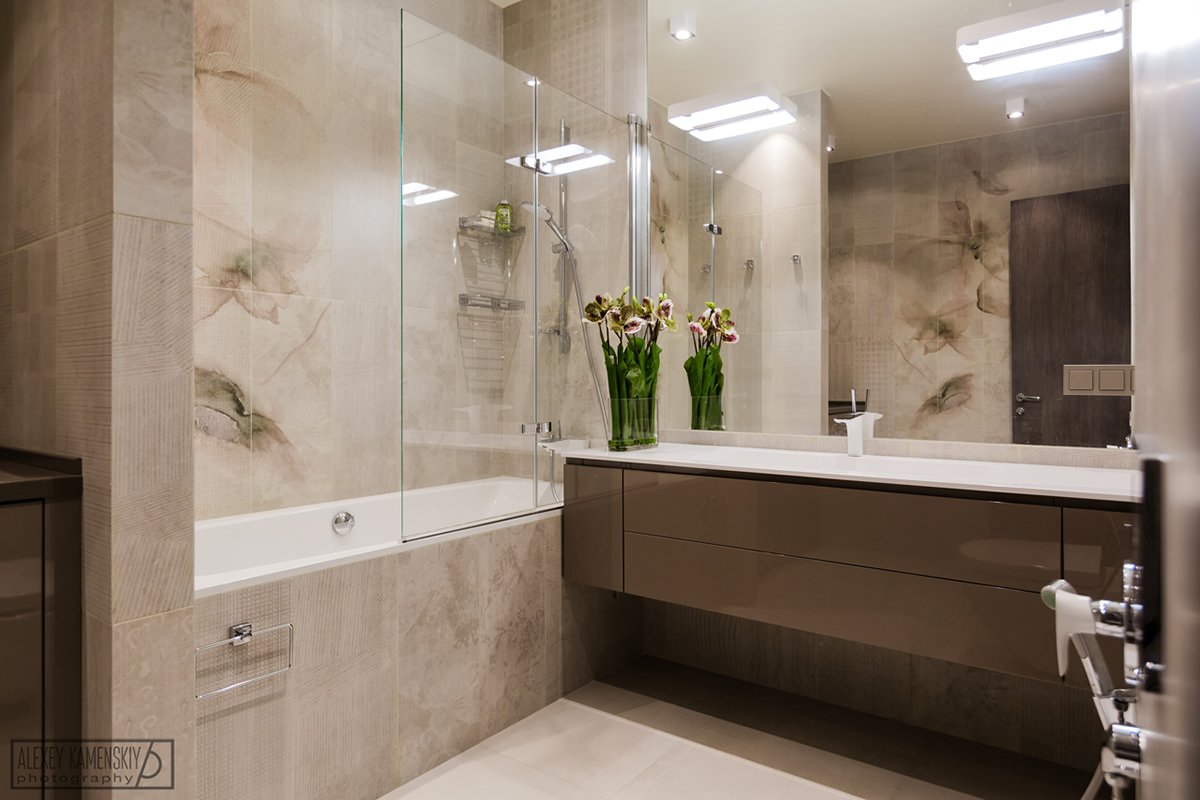 Плитка под мрамор в маленькой ванной