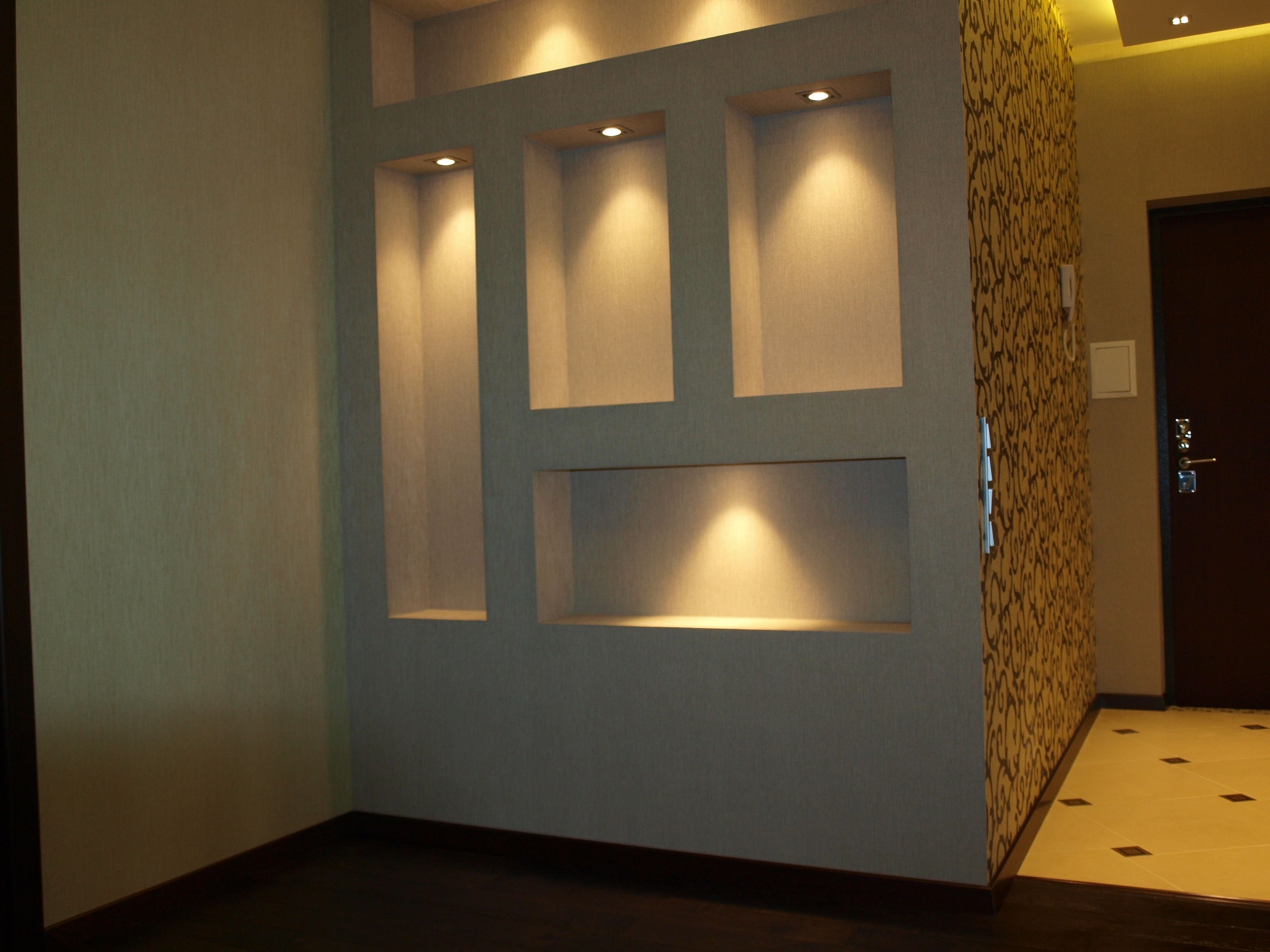 Дизайн комнаты с полками из гипсокартона