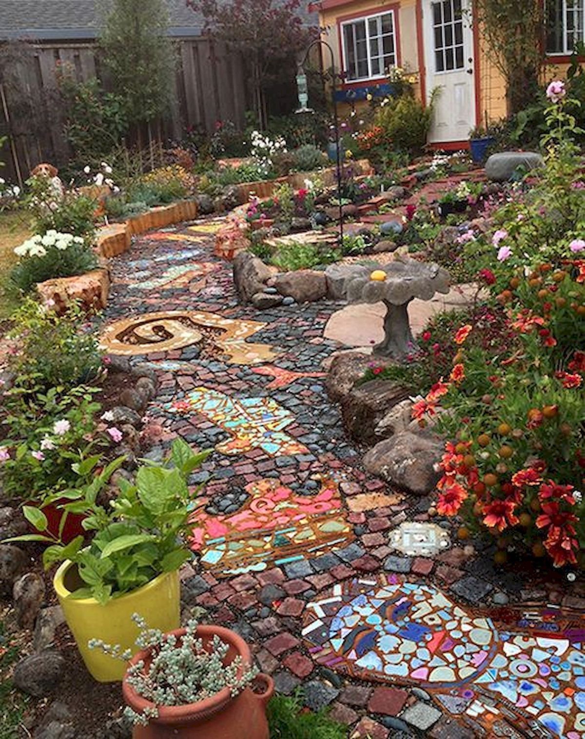 Мозаика из Битой Плитки — Как Сделать Красивые Садовые Дорожки