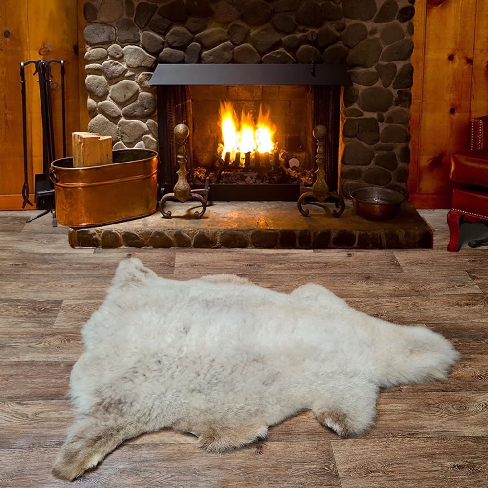 Леопардовая шкура и камин