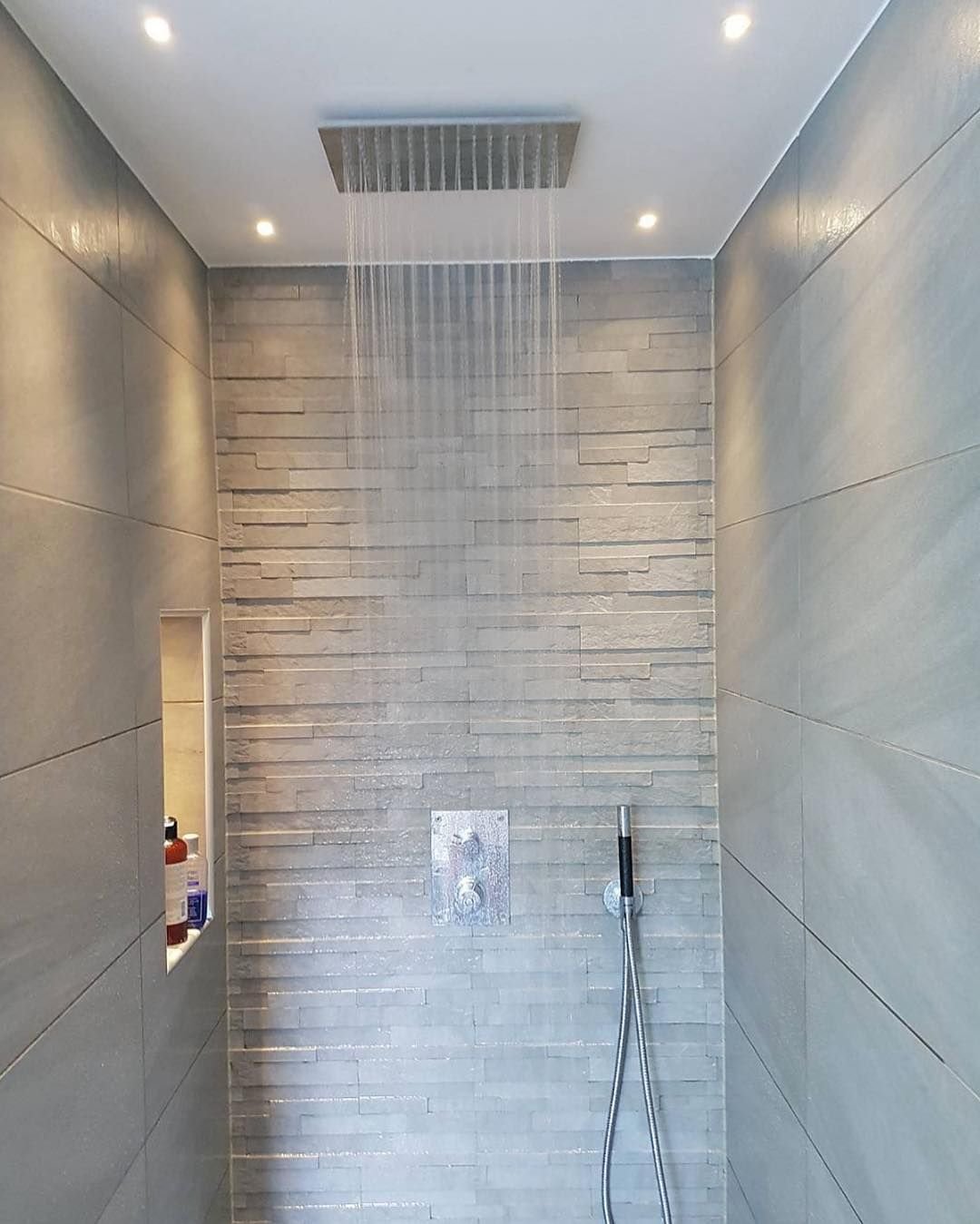 Ванная комната потолок с тропическим душем