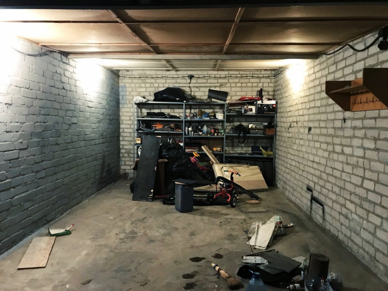Отделка стен в гараже - 73 фото
