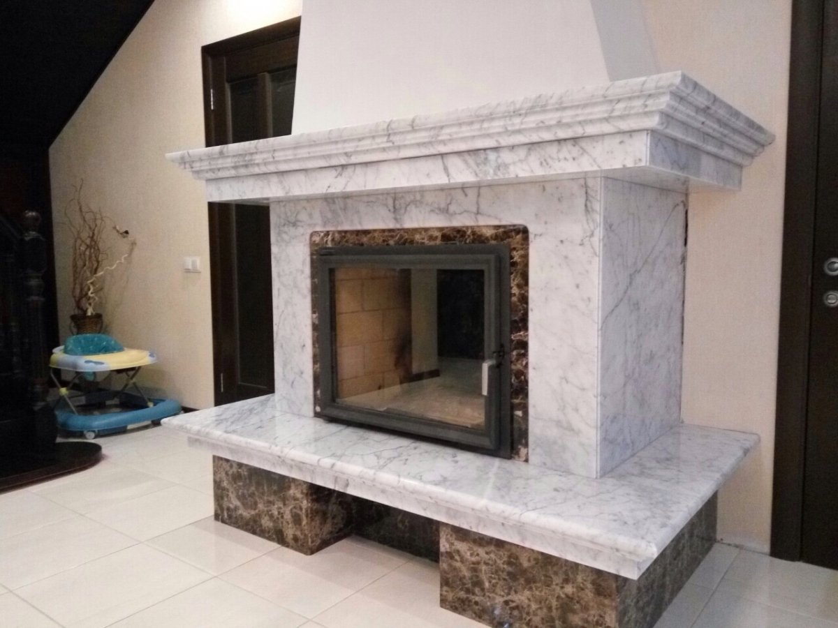 Мраморная облицовка камина