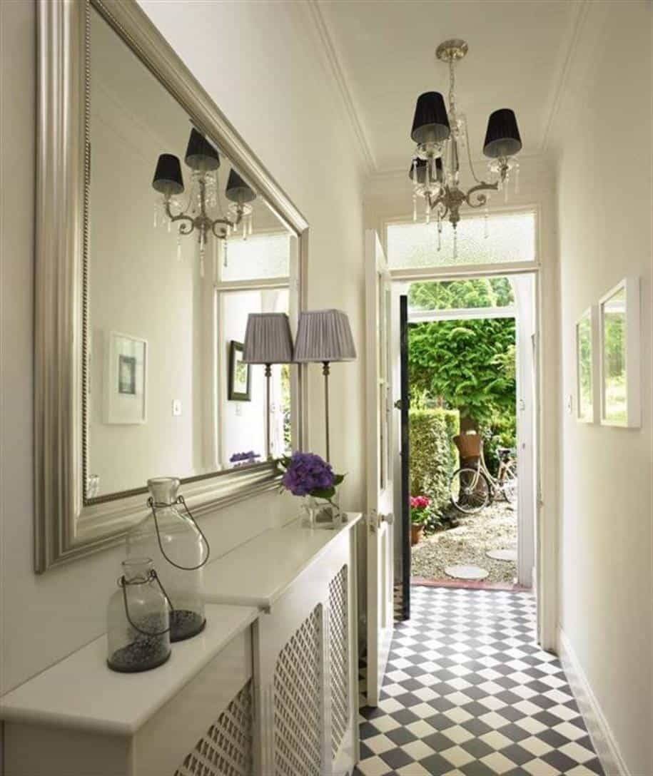 Зеркала в узком каридор