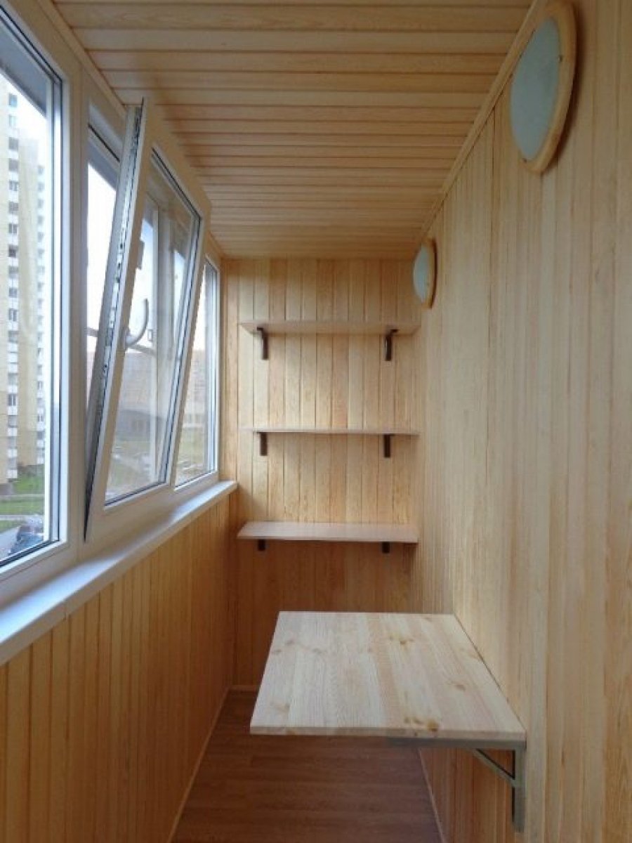 Обшивка балкона вагонкой