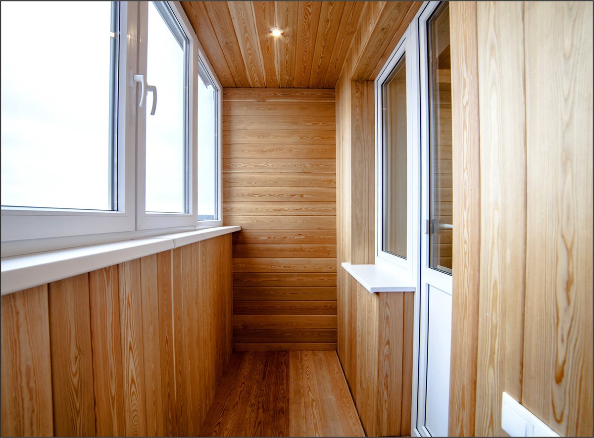 Обшивка балкона вагонкой