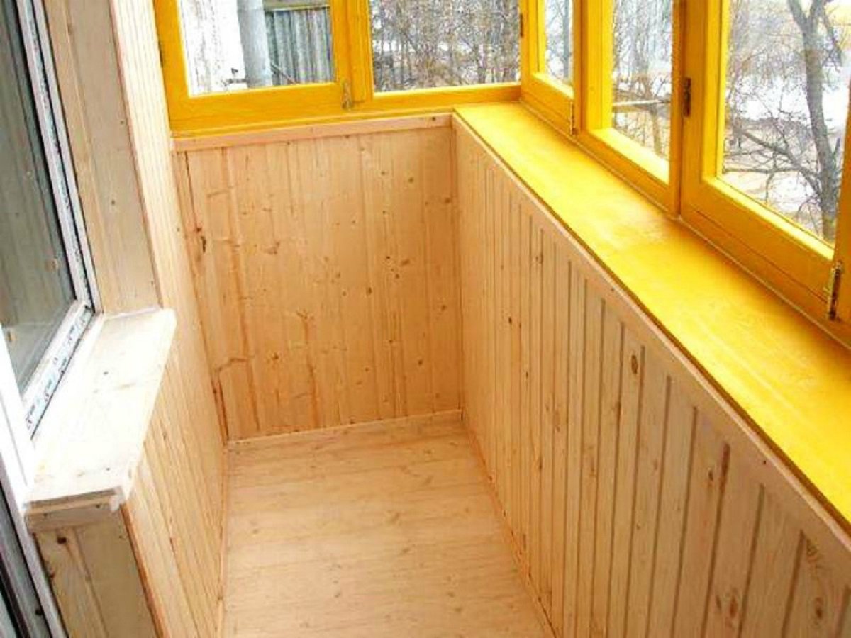 Отделка лоджии вагонкой