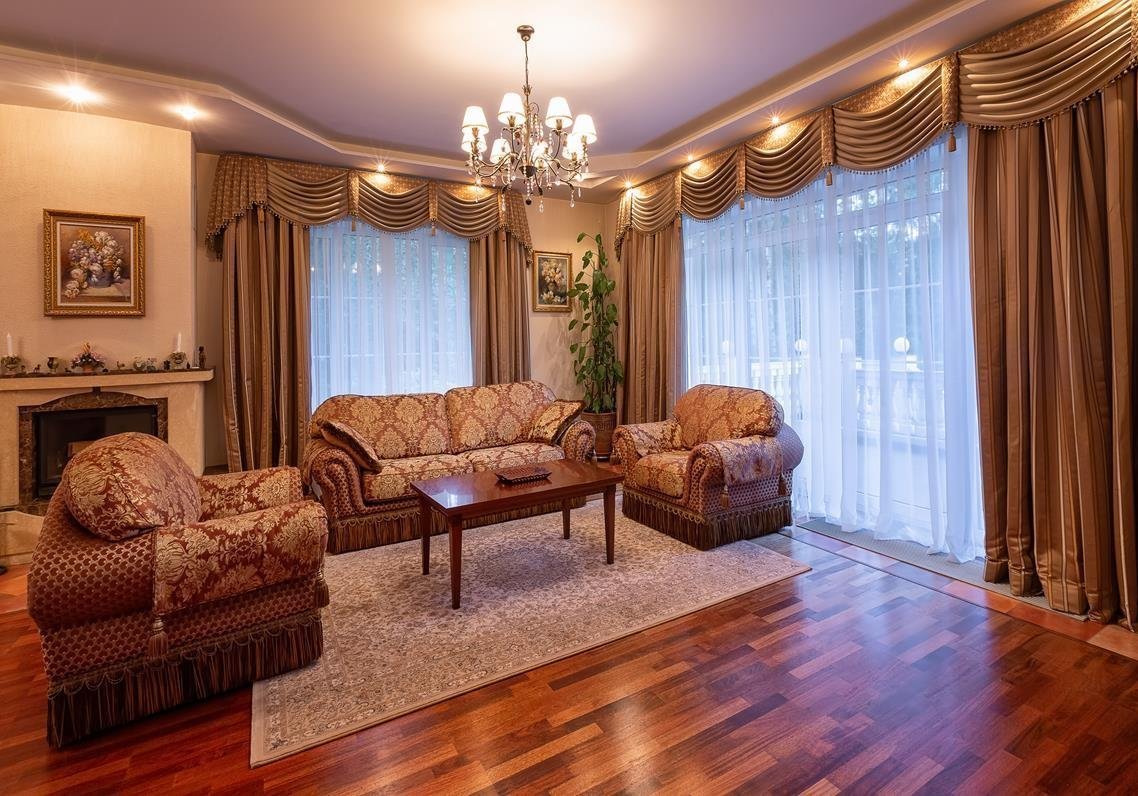 Интерьер гостиной в частном доме