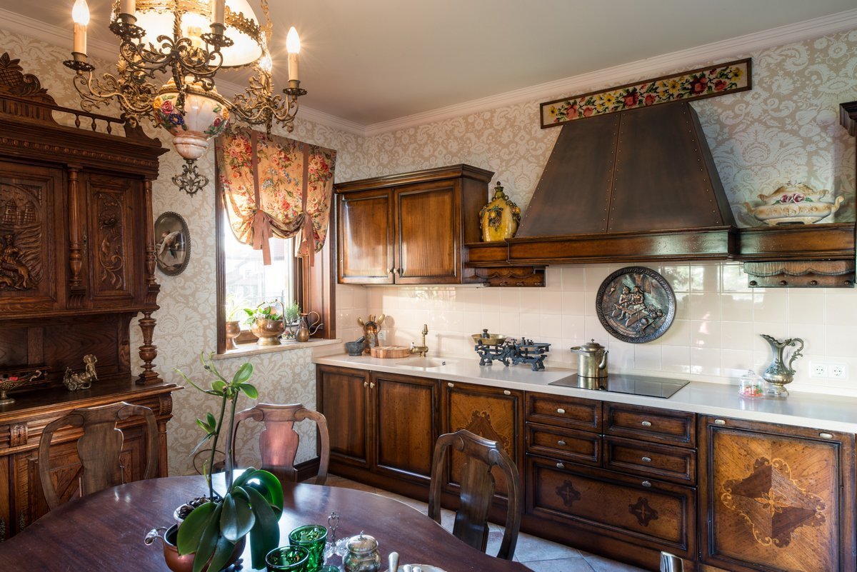 Антикварная мебель интерьер кухня