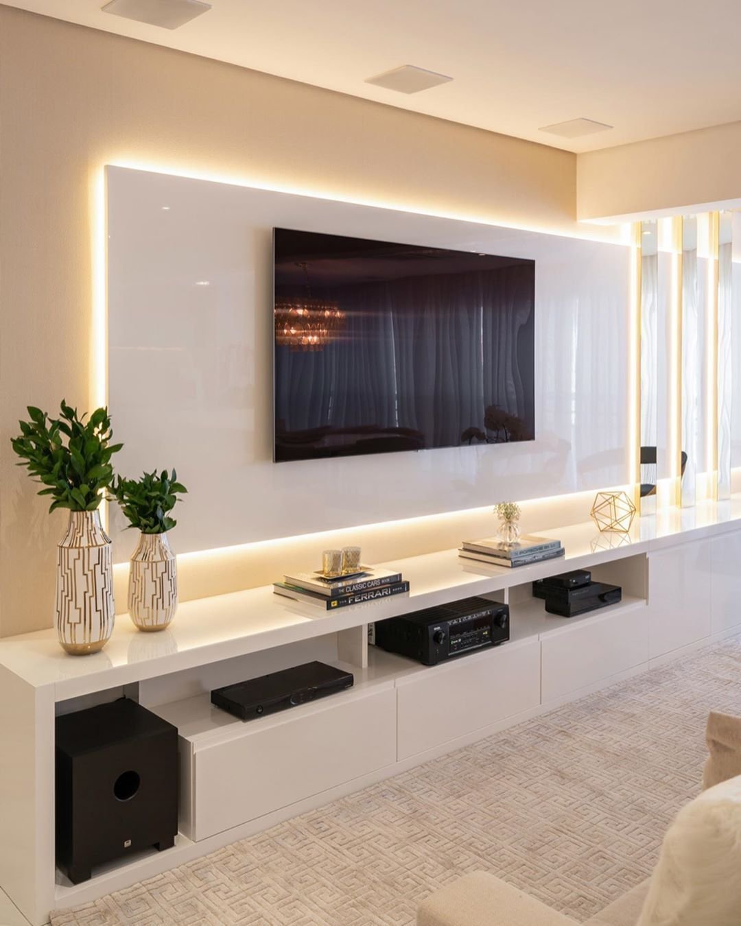 Дизайн гостиной под телевизор в современном стиле