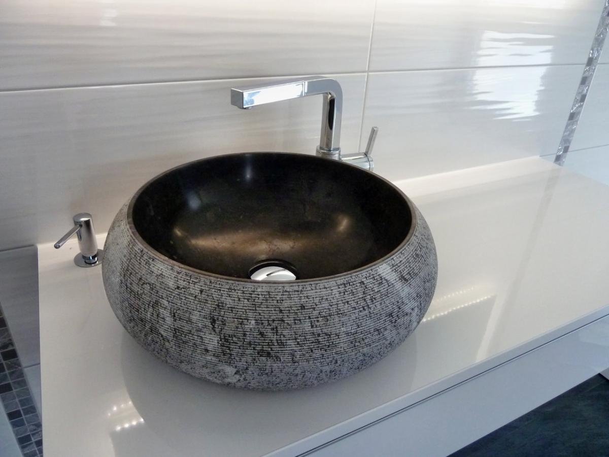 Раковина в ванну из камня