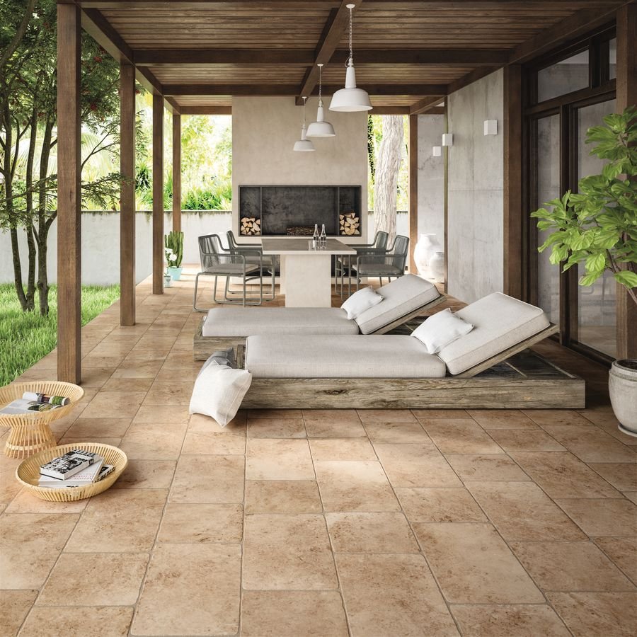 Веранда с французскими окнами