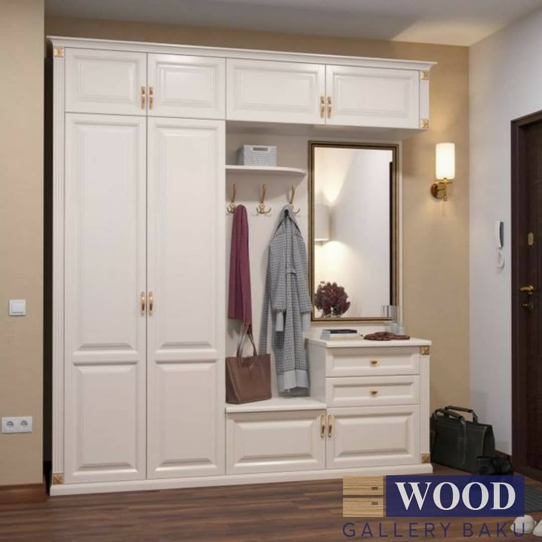 Угловой шкаф в прихожую Неоклассика