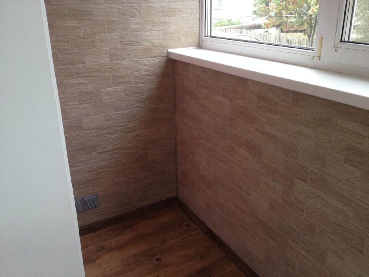 Отделка лоджии декоративным камнем