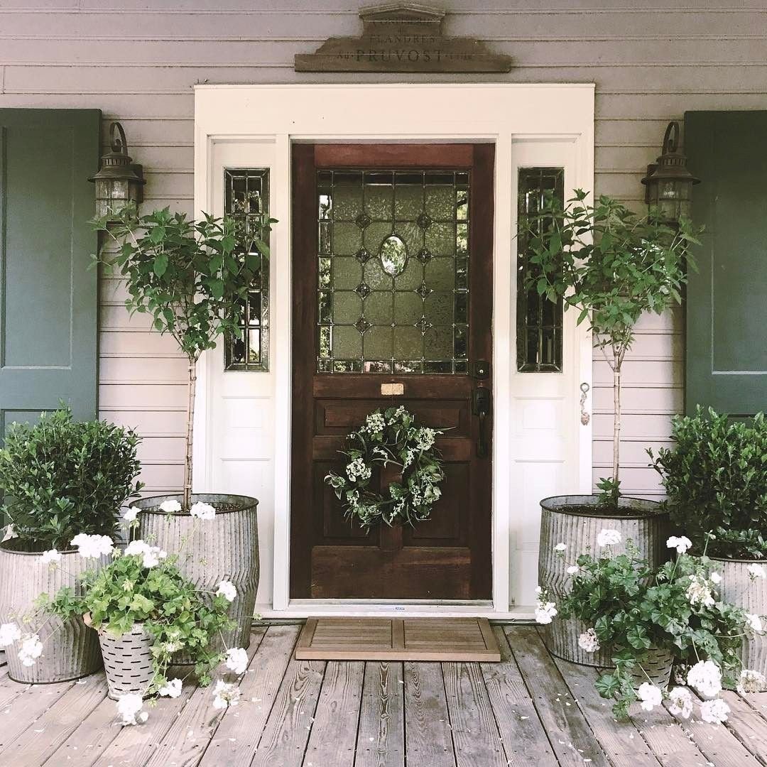 Летнее украшение крыльца