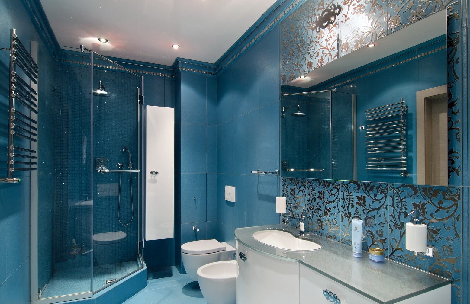 Дизайн ванной комнаты в голубых тонах (69 фото)