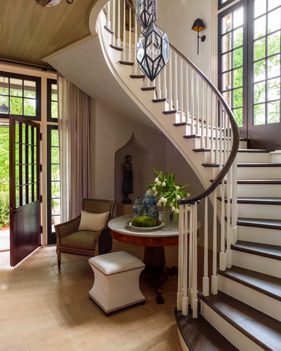 Лестница в загородном доме