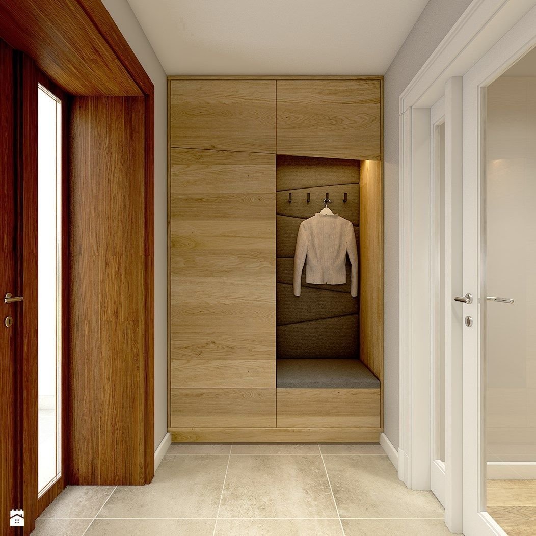 Шкаф в прихожую с рейками