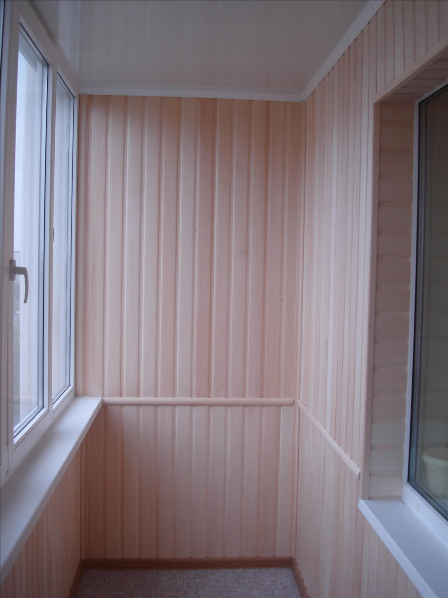 Отделка балкона внутри