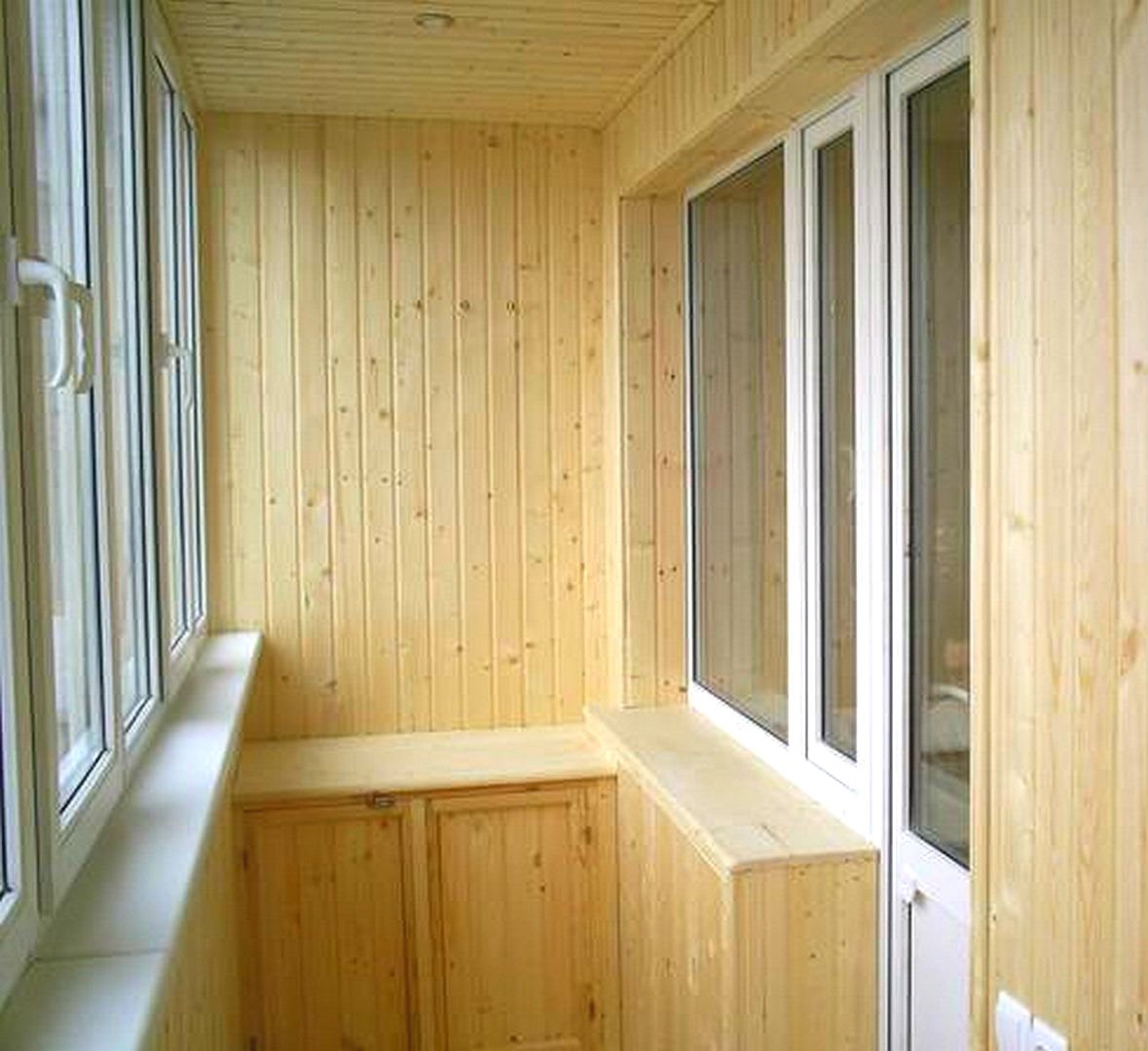 Отделка лоджии деревом