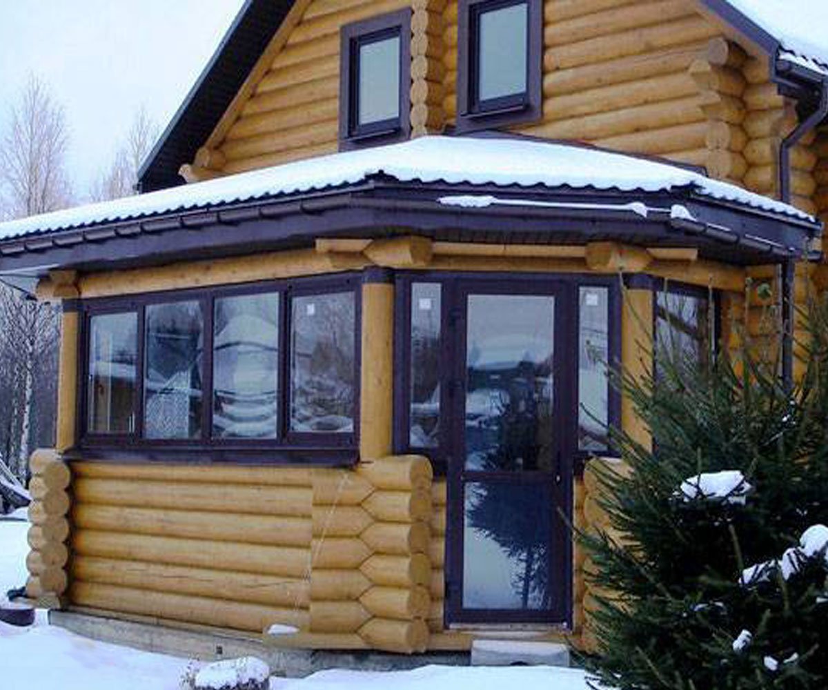 Застекленная веранда из бревна