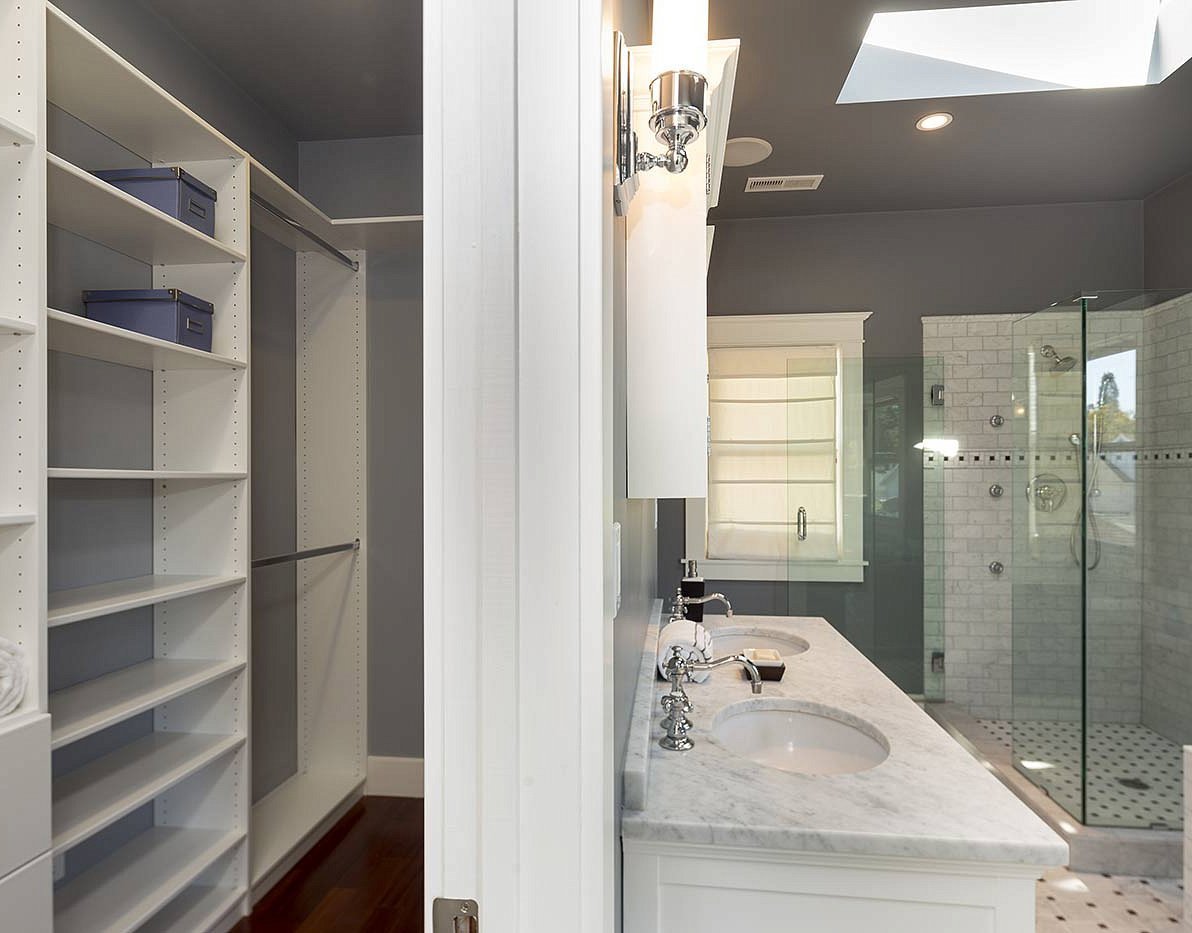 Ванная комната с кладовкой