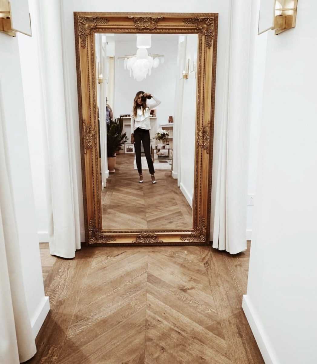 Зеркальное панно в прихожей