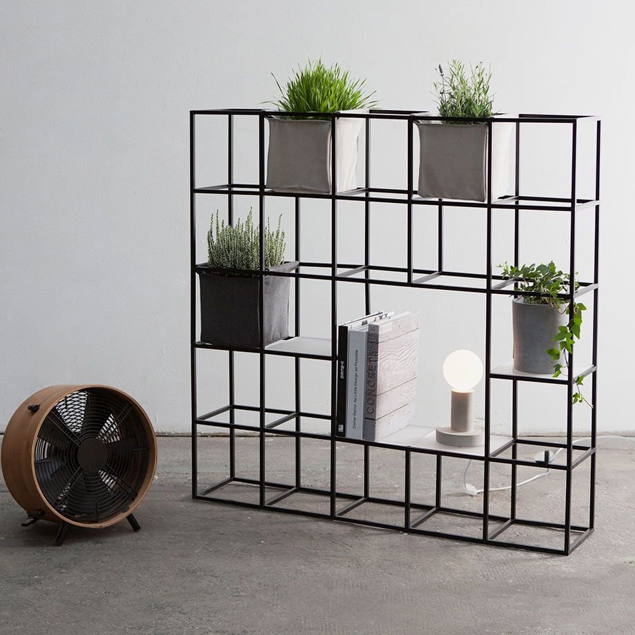 Подставка для цветов в стиле лофт