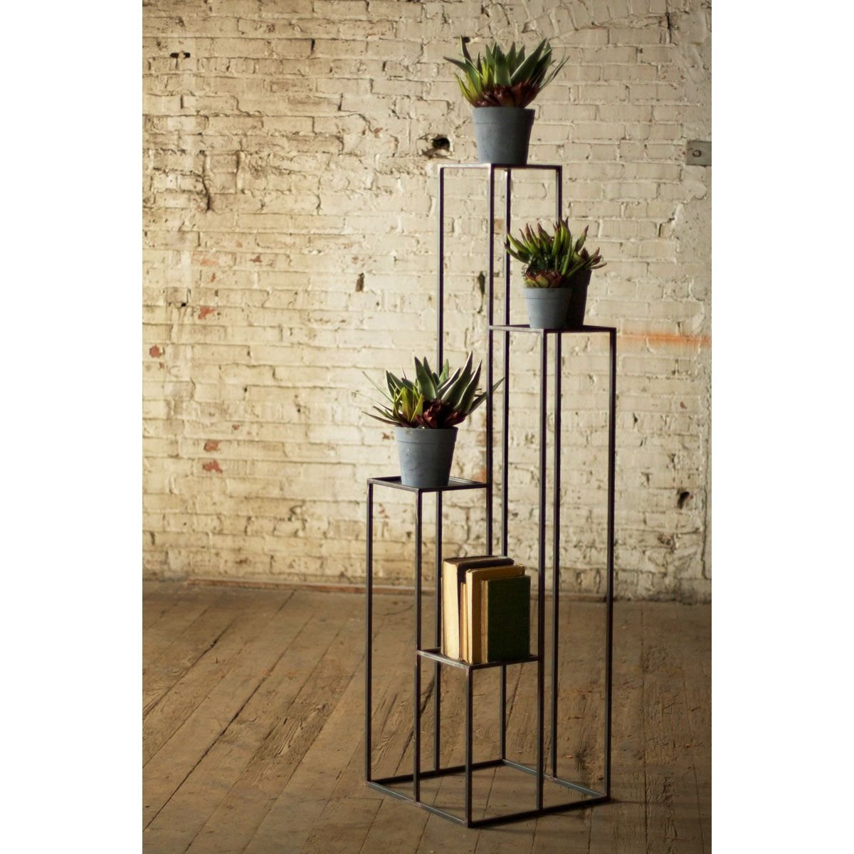 Этажерка для цветов в стиле лофт