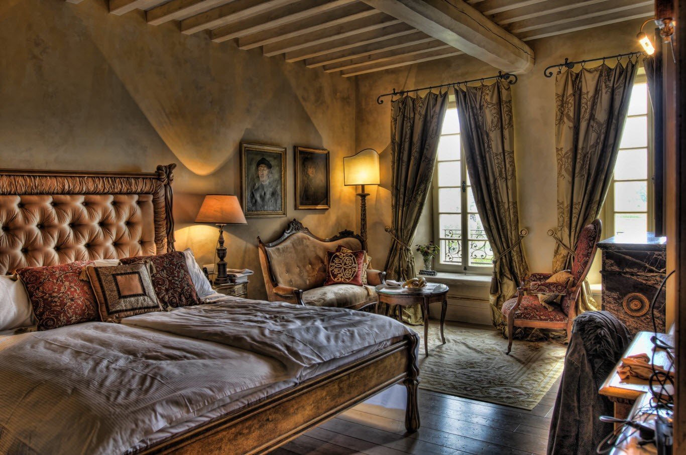 Интерьер спальни в старинном стиле