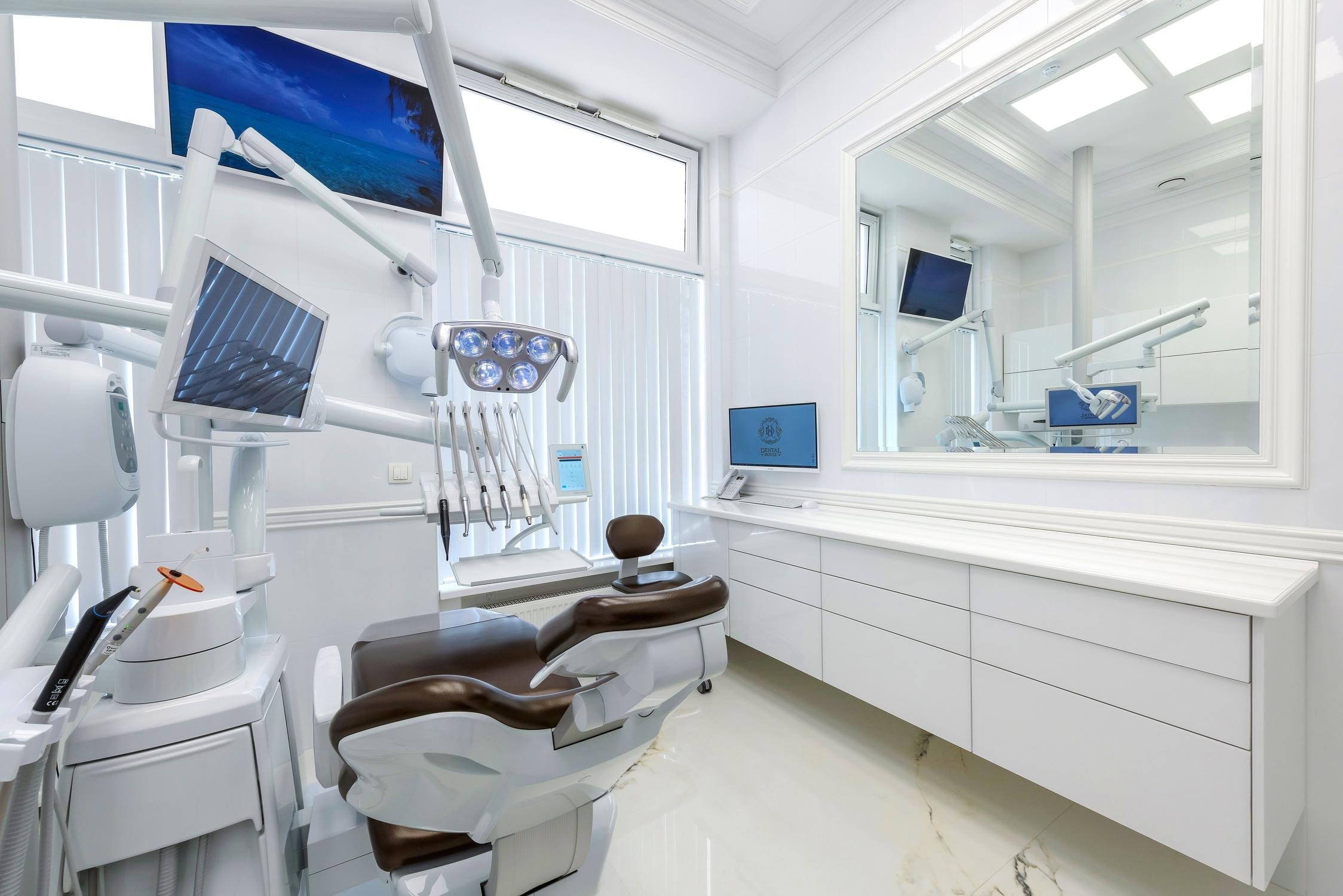 Состав помещений стоматологической клиники до 100 м2