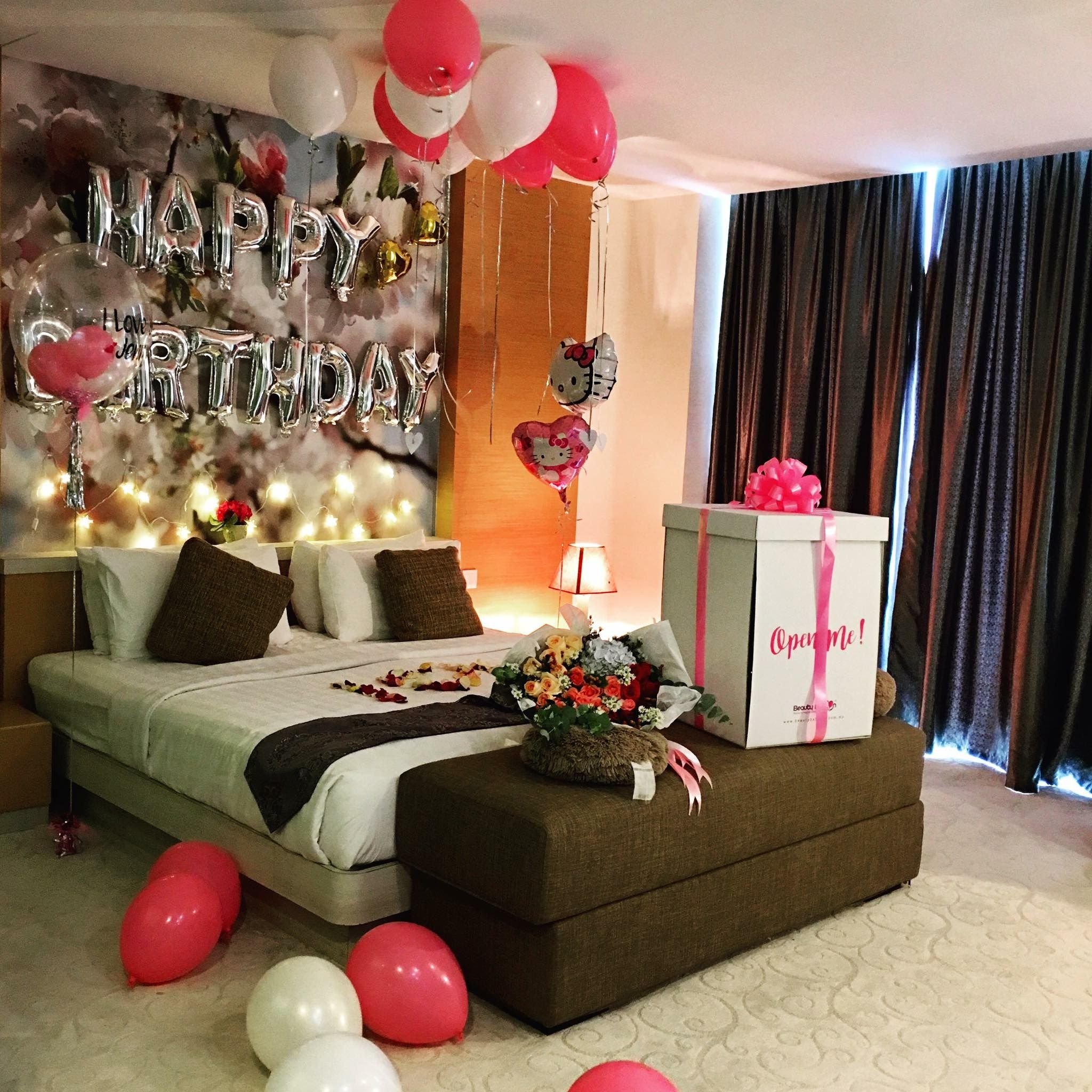 украсить комнату в день рождения мужа