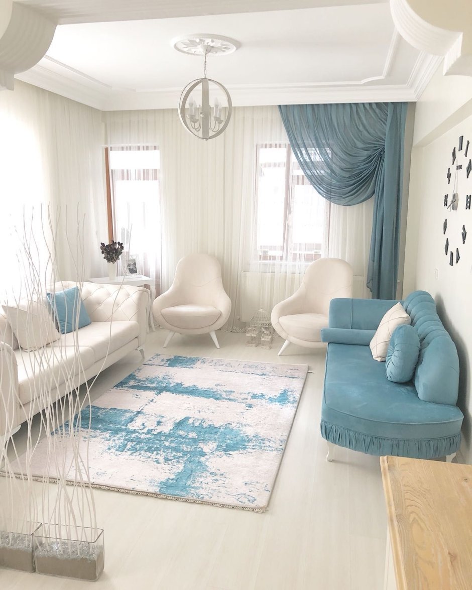 Гостиная в бело голубых тонах