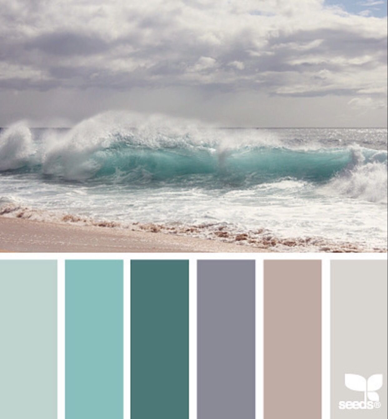 сочетание серого и цвета морской волны в интерьере