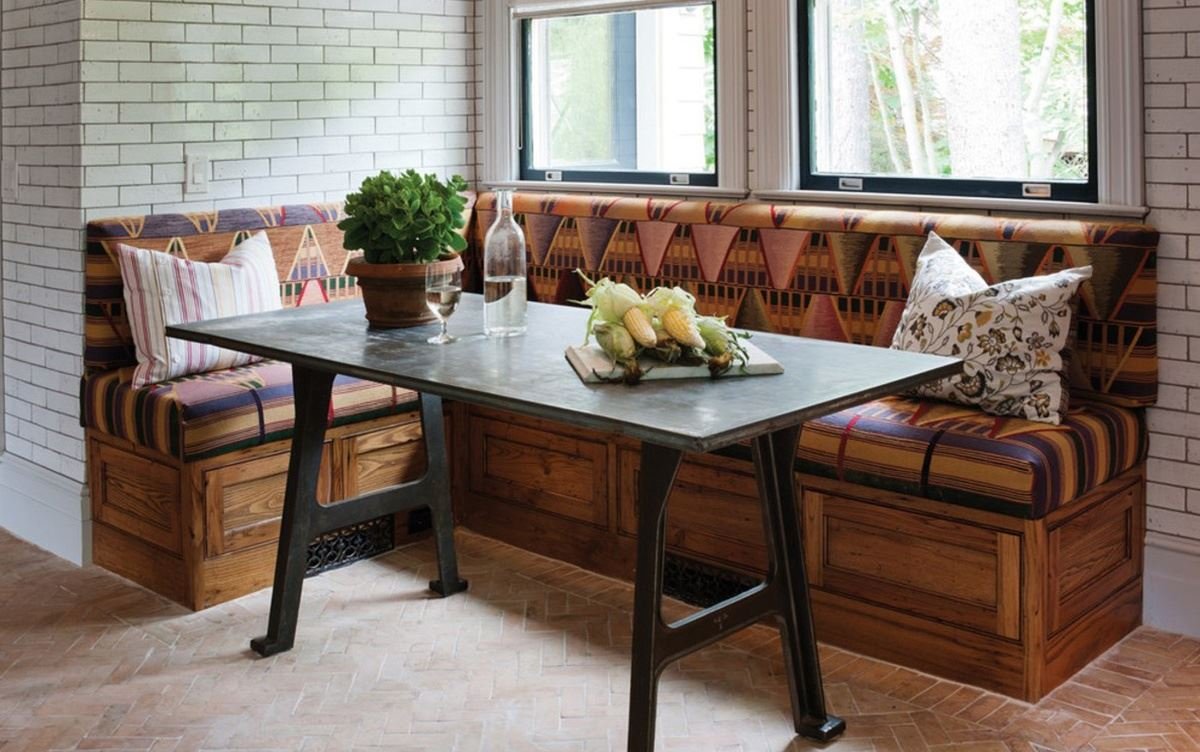 стол с диваном для кухни