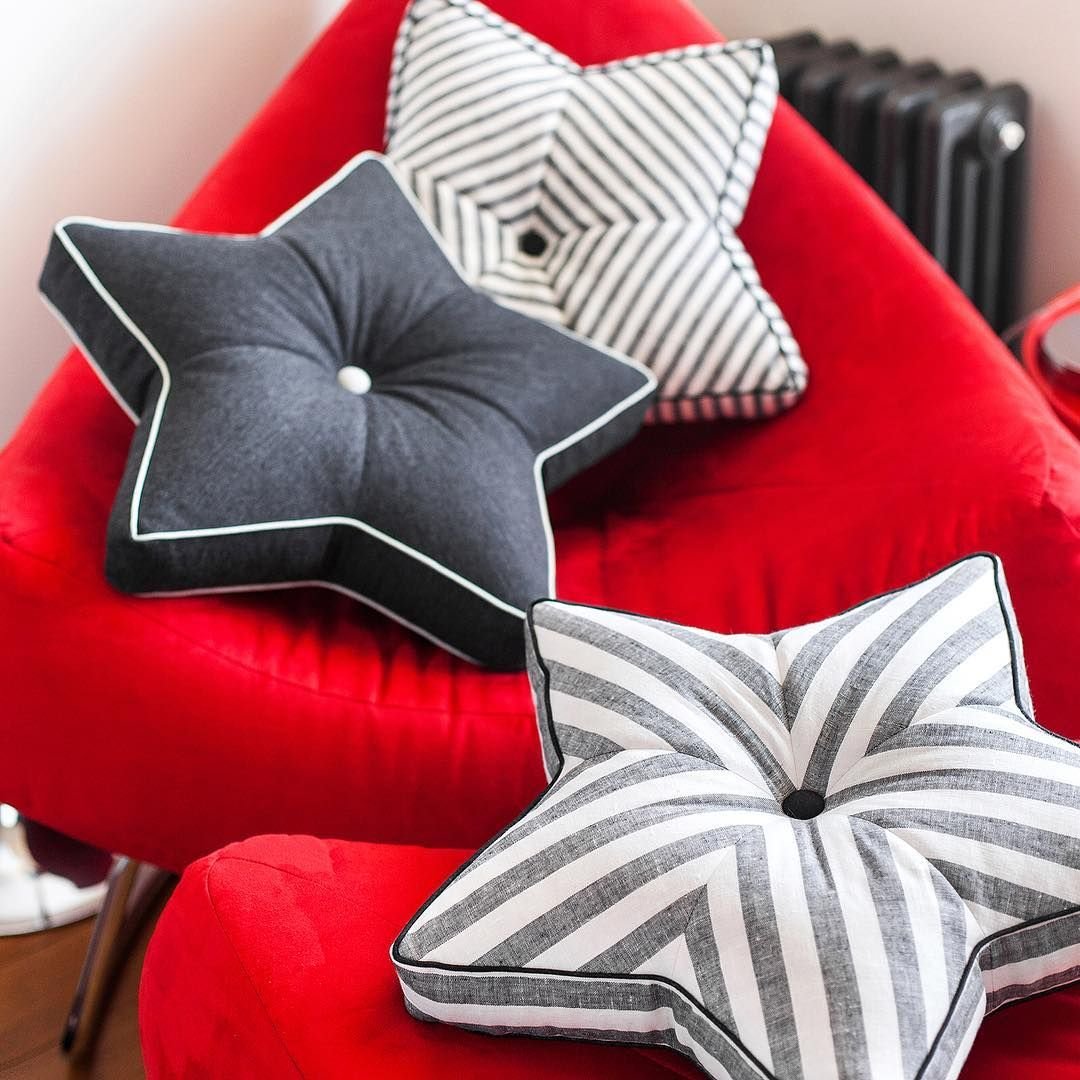 Шелковые подушки для дивана