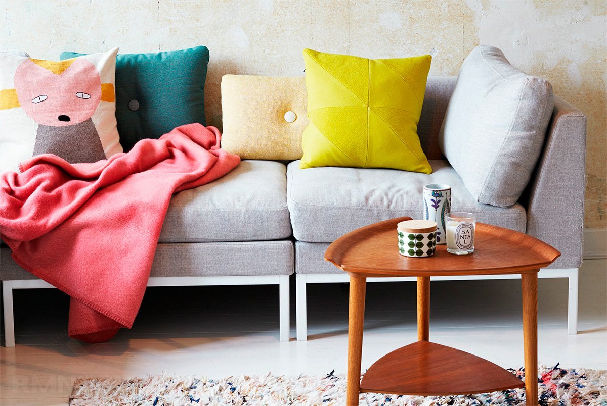 Декоративные подушки на кровать