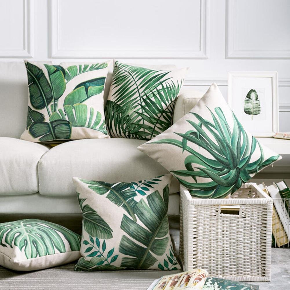 Декоративные подушки на кровать