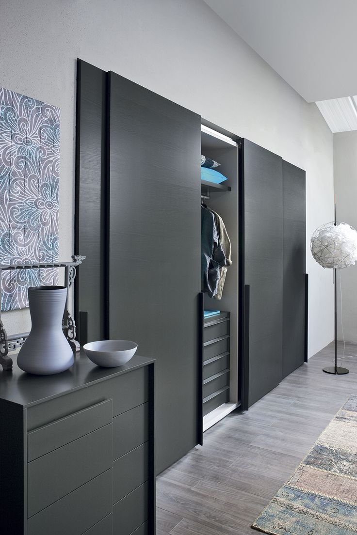 Прихожая в серых тонах