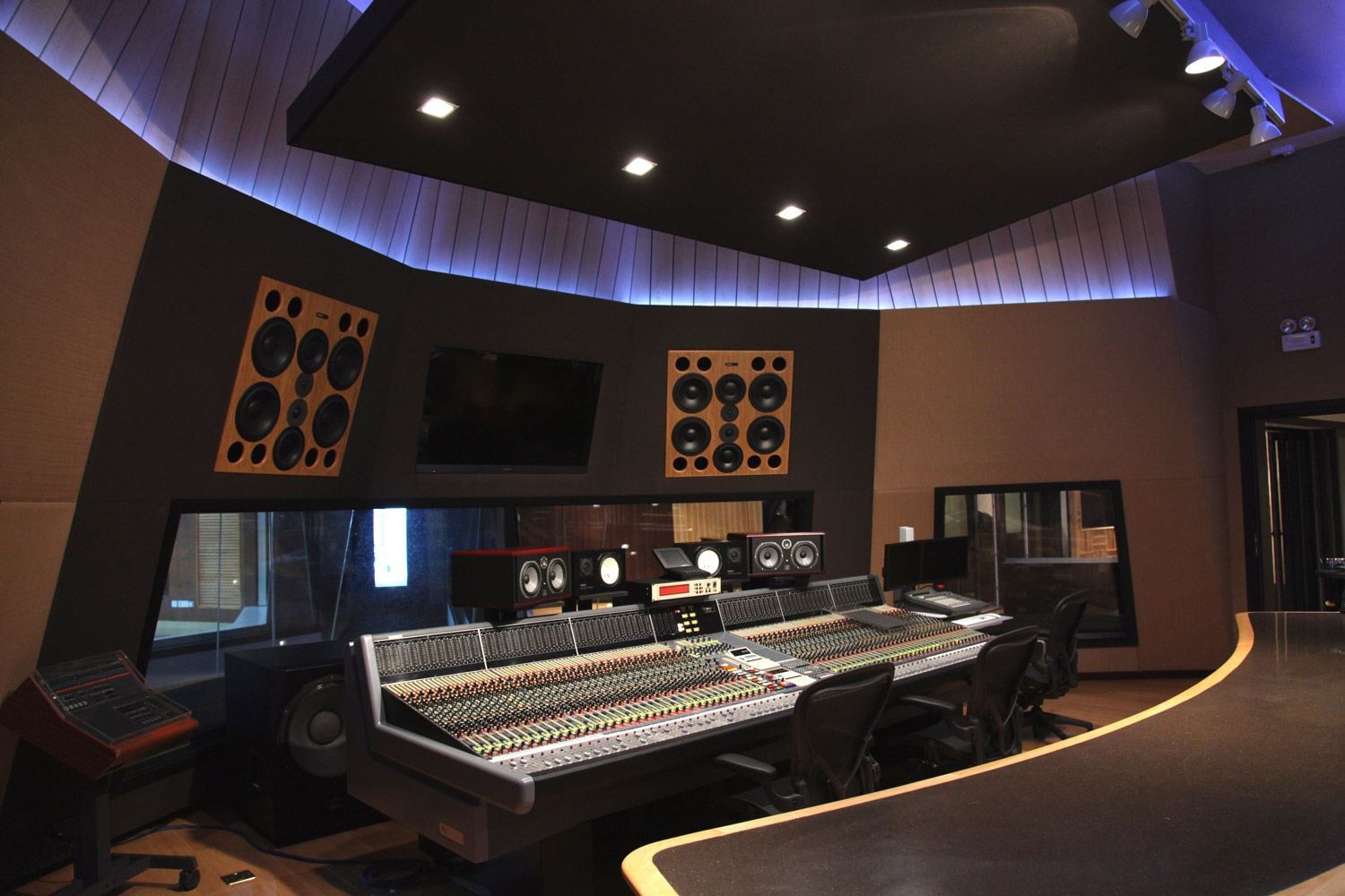 Студия где купить. Музыкальная студия. Профессиональная музыкальная студия. Студия звукозаписи. Профессиональная студия звукозаписи.