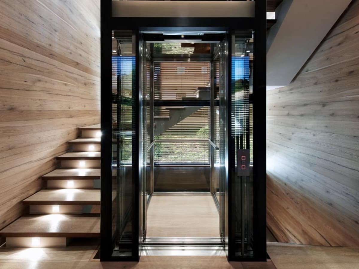 Четвертый этаж в доме. Коттеджный лифт Kleemann. Коттеджный лифт ЭКОМАКС. Лифт для коттеджа Otis. Панорамный лифт для коттеджа.
