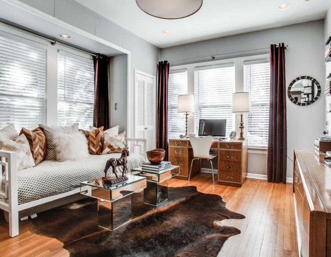 Шкуры в интерьере гостиной